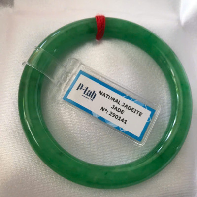 Vòng Tay Nữ Đá Ngọc Cẩm Thạch Tự Nhiên Lý R Ni 50mm Chột 8mm Vòng kiểm định P Lab No 290141 Màu Xanh lý đậm đều bóng đẹp nữ 50kg - 54kg ạ