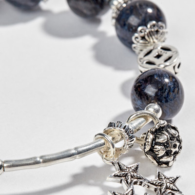 Vòng Đá Giông Bão Phối Lu Thống Và Charm Đồng Tiền Bạc Ngọc Quý Gemstones