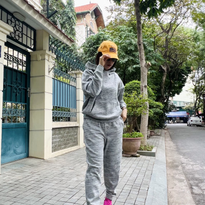 Bộ nỉ Victoria Secret màu ghi xước unisex mềm mịn, thoải mái cho vận động thể thao và phù hợp cả mặc nhà 