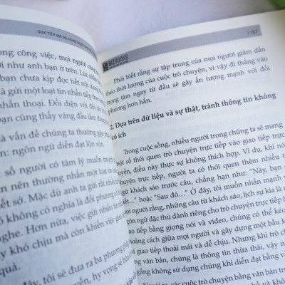 Combo 3 Cuốn Trí Tuệ Giao Tiếp: Đọc Suy Nghĩ Thấu Tâm Can, Giao Tiếp 360 Độ, Đạo Làm Người Bí Kíp Thu Phục Lòng Người