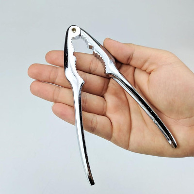 Dụng Cụ Kẹp Càng Cua Càng Ghẹ Và Các Hạt Khô Đồ Dùng Nhà Bếp Tiện Dụng.