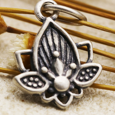 Combo 4 cái charm bạc hình nụ sen treo - Ngọc Quý Gemstones