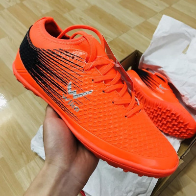 2 chiếc giày bóng đá phủi thể thao chính hãng Wika Flash cổ thun Cam