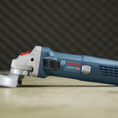 MÁY MÀI GÓC CẦM TAY 100 MM 900W BOSCH GWS 900-100 - HÀNG CHÍNH HÃNG