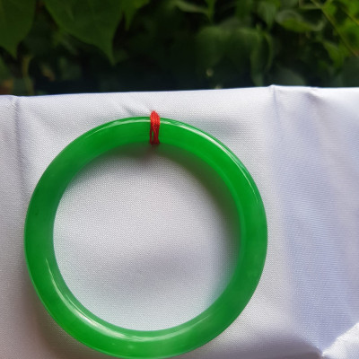 Vòng tay đá cẩm thạch Lý K 49A Sao size 49mm x 7mm  Màu xanh lá bóng đẹp mạng Mộc Hỏa ạ  Nữ tay nhỏ 45kg - 49kg đeo trẻ đẹp ạ