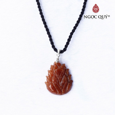 Mặt dây chuyền nữ hoàng hồ ly 9 đuổi cẩm thạch huyết hợp mệnh hỏa, mệnh thổ - Ngọc Quý Gemstones
