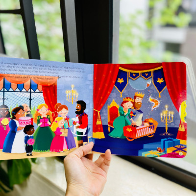 Sách Chuyển Động - First Stories - Công Chúa Ngủ Trong Rừng - Sleeping Beauty