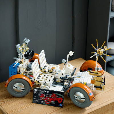 Đồ Chơi Lắp Ráp Xe Thám Hiểm Mặt Trăng NASA Apollo LRV Lego Technic 42182 (1913 Chi Tiết)