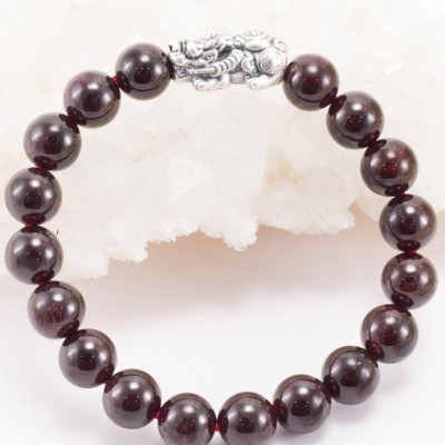 Vòng Đá Garnet Phối Charm Bạc (9mm) Ngọc Quý Gemstones