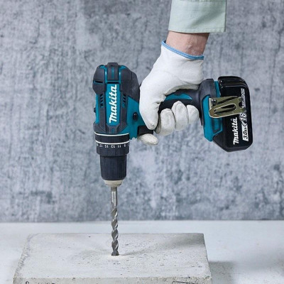 MÁY KHOAN BÚA VẶN VÍT DÙNG PIN (18V) 62NM (01 SẠC NHANH ,02 PIN 18V / 2.0AH) MAKITA DHP482RAE- HÀNG CHÍNH HÃNG