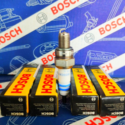 Bugi Xe Máy Chân Ngắn Bosch (Platium) Honda Dream, Wave 110, Future 110, Yamaha Jupiter, Sirius, Nouvo 115, Suzuki Viva, Smash, Sym Attila