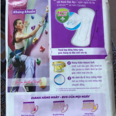 Gói 40 Miếng 15.5cm | 1 Gói Băng Vệ Sinh Diana Sensi Hàng Ngày Kháng Khuẩn 40 Miếng- HSD luôn mới
