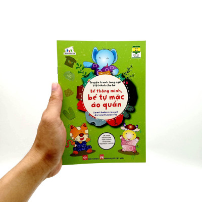 Sách Truyện Tranh Song Ngữ Việt Anh Cho Bé - Bé Thông Minh Bé Tự Mặc Quần Áo