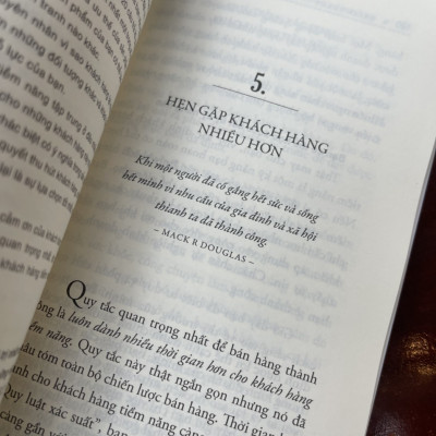 NHỮNG ĐÒN TÂM LÝ TRONG BÁN HÀNG – Brian Tracy – Huyền Trang dịch – Alphabooks – NXB Lao Động (bìa mềm)