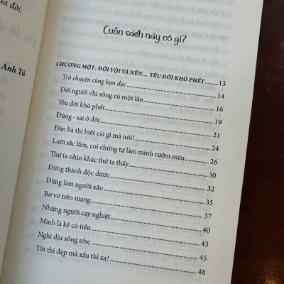 ĐỜI VỘI VÃ CÀNG NÊN SỐNG CHẬM – Cuốn sách đọc chậm để chữa lành trái tim phụ nữ – Hoàng Anh Tú – NXB Phụ nữ