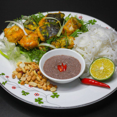 Mắm tôm ngon Lê Gia can 2l cho nhà hàng bún đậu chả cá