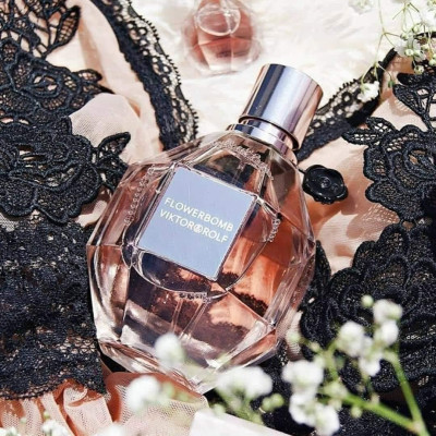Nước Hoa Nữ Viktor & Rolf Flowerbomb L
