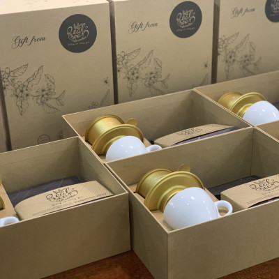 Quà Tặng Doanh Nghiệp 1 – Cà Phê 250g + Phin Nhôm + Ly Sứ – REAL BEAN COFFEE