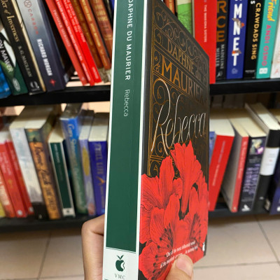 Sách - Rebecca by Daphne du Maurier | Classics / Fiction / Mystery Gothic / Romance in English