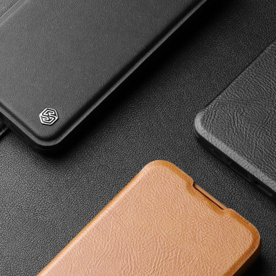 Bao Da Nillkin Qin Prop Leather Cho iPhone 16 Pro Max, iPhone 16 Pro – Chính Hãng, Chống Sốc, Bảo Vệ Camera, Tích Hợp Ngăn Đựng Thẻ - Hàng chính hãng