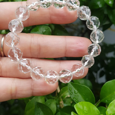 Vòng tay phong thủy nữ đá thạch anh trắng giác tự nhiên Size vòng 10mm Chất liệu đá thạch anh màu trắng tinh khôi giác đẹp ạ 