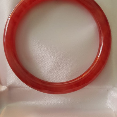 Vòng Cẩm Thạch Đỏ Bông 59mm x cọng 8mm màu đỏ bông tươi sáng bóng thiệt đẹp là màu chiến thắng chuẩn hợp nữ mạng hỏa mạng thổ 57kg - 70kg đeo đẹp tay may mắn tốt sức khỏe công việc rực rỡ tài lộc ạ