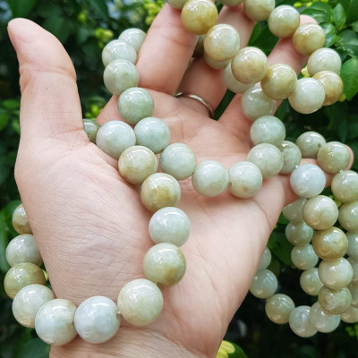  Vòng tay chuỗi nam nữ đá cẩm thạch tự nhiên trắng vàng bóng ngời Vòng size hạt 13mm Màu trắng vàng đất nhẹ bóng mượt thiệt đẹp ạ