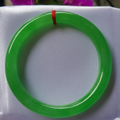 Vòng tay nữ đá cẩm thạch tự nhiên Ngọc Lý Đẹp 54mm x cọng 8mm Màu Xanh Lý tươi sáng bóng mượt đẹp Nữ 53kg - 60kg đeo Vòng hợp nữ mệnh Mộc mệnh Hỏa mệnh Thủy ạ