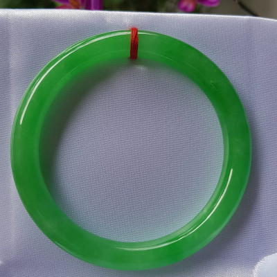 Vòng tay nữ đá cẩm thạch tự nhiên Ngọc Lý Đẹp 54mm x cọng 8mm Màu Xanh Lý tươi sáng bóng mượt đẹp Nữ 53kg - 60kg đeo Vòng hợp nữ mệnh Mộc mệnh Hỏa mệnh Thủy ạ