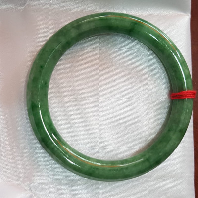 Vòng Cẩm Thạch tự nhiên mới Đậu Lý Sao Sao 56mm x cọng 9mm cao cấp sịn đẹp Vòng tay màu xanh đậu lý bông đậm đều bóng mượt đẹp Nữ 54kg - 64kg đeo rất đẹp sang tay món quà tặng Mẹ , người thân ý nghĩa ạ