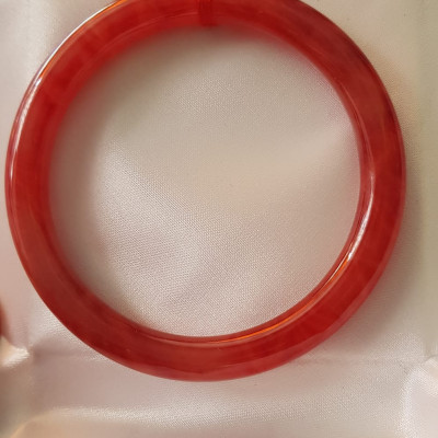 Vòng Cẩm Thạch Đỏ Bông 59mm x cọng 8mm màu đỏ bông tươi sáng bóng thiệt đẹp là màu chiến thắng chuẩn hợp nữ mạng hỏa mạng thổ 57kg - 70kg đeo đẹp tay may mắn tốt sức khỏe công việc rực rỡ tài lộc ạ