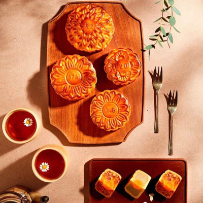 Hộp Bánh Trung Thu Givral Tết Đoàn Viên 8 (150gr)