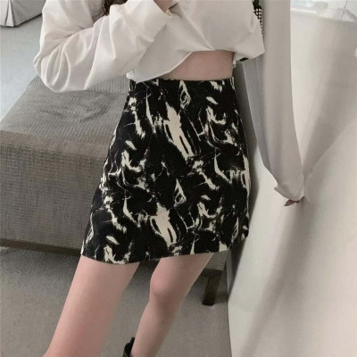 Chân váy ngắn dáng chữ A sành điệu cho nữ