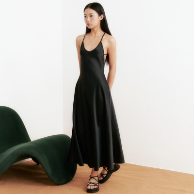 DOTTIE - Đầm lụa midi hở lưng nữ đen D0388