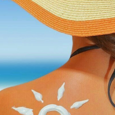 Kem Chống Nắng Cấp Ẩm Dưỡng Sáng Da Chiết Xuất Hạt Ý Dĩ Hatomugi (80 G)