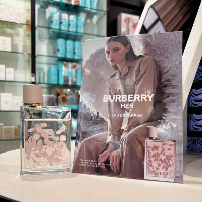 Nước Hoa Nữ Burberry Her Petals Limited Edition 88ml