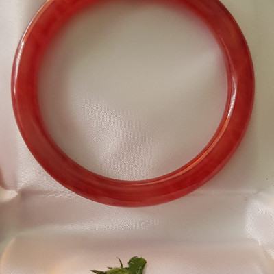 Vòng Cẩm Thạch Đỏ Bông 59mm x cọng 8mm màu đỏ bông tươi sáng bóng thiệt đẹp là màu chiến thắng chuẩn hợp nữ mạng hỏa mạng thổ 57kg - 70kg đeo đẹp tay may mắn tốt sức khỏe công việc rực rỡ tài lộc ạ