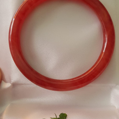 Vòng Cẩm Thạch Đỏ Bông 59mm x cọng 8mm màu đỏ bông tươi sáng bóng thiệt đẹp là màu chiến thắng chuẩn hợp nữ mạng hỏa mạng thổ 57kg - 70kg đeo đẹp tay may mắn tốt sức khỏe công việc rực rỡ tài lộc ạ