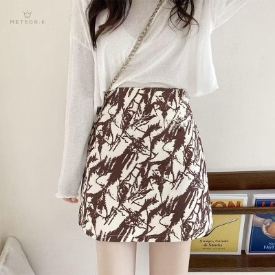 Chân váy ngắn dáng chữ A sành điệu cho nữ