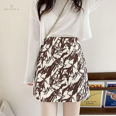 Chân váy ngắn dáng chữ A sành điệu cho nữ