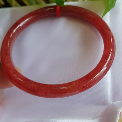 Vòng Cẩm Thạch Đỏ đẹp 58mm x chột 7mm màu đỏ đậm bóng là màu chiến thắng chuẩn hợp nữ mạng hỏa mạng thổ 55kg - 68kg đeo đẹp tay may mắn tốt sức khỏe công việc rực rỡ tài lộc ạ