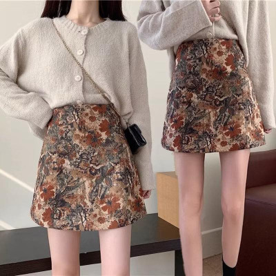 Chân váy nữ dáng chữ A hoạt tiết hoa lá sành điệu