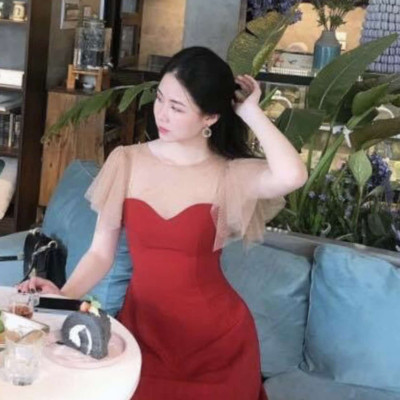 Đẩm đỏ dáng xòe tay bồng kim sa lấp lánh cao cấp - Vải không nhăn nhàu