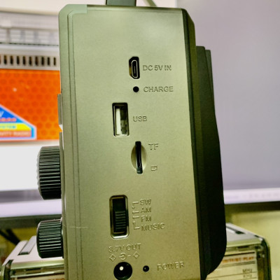 ĐÀI RADIO Fp 310BT-tấm pin năng lượng mặt trời Xuất xứ Nhật Bản Mẫu Mới Nhất quà tặng giành cho người thân yêu-Hàng Chính Hãng