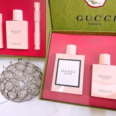 Bộ Nước Hoa Nữ Gucci Bloom EDP Gift Set 3pcs (100ml + mini 10ml + Body Lotion 100ml)