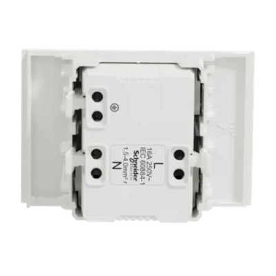 Ổ cắm đơn 3 chấu M3T426UST-WE 16A size 2S AvatarOn A