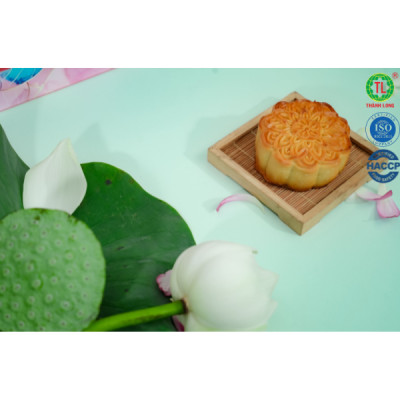 Hộp Bánh Trung Thu 4 bánh 1 trứng 150g Hồng Phúc - Thành Long (600g) - VIỆT NAM