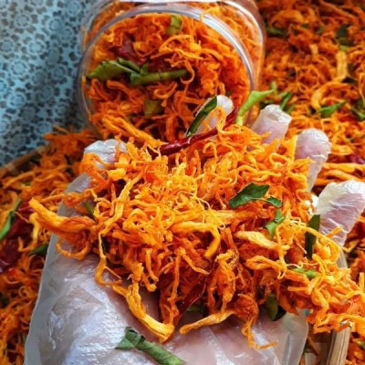 5KG KHÔ GÀ XÉ CAY LÁ CHANH LOẠI NGON