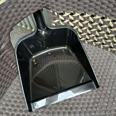 Xẻng hót rác cán ngắn Nakaya - Màu đen - Hàng nội địa Nhật Bản nhập khẩu chính hãng