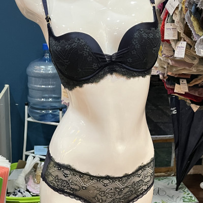 Bộ đồ lót KL ren 3/4 mút vừa có gọng form đẹp quần ren ôm nửa mông gợi cảm